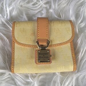 ✨New Item✨ Dooney & Burke Wallet